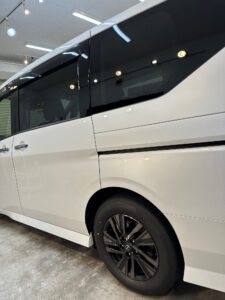 群馬県伊勢崎市で新車ニッサンセレナ
ガラスコーティング施工後