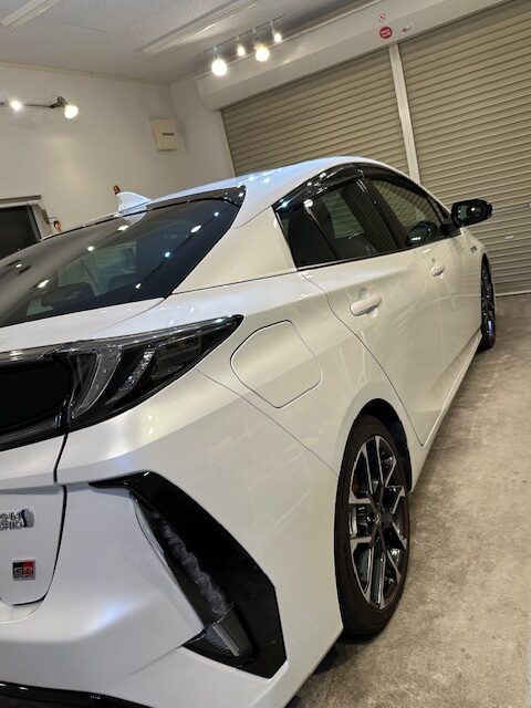 群馬県伊勢崎市より
群馬県伊勢崎市でトヨタ プリウスPHV GRスポーツ
ネオガイアセラミック塗料コーティング施工後
