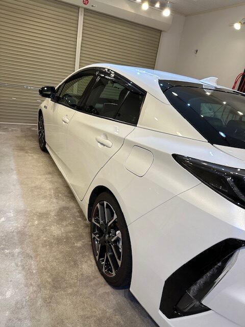 群馬県伊勢崎市より
群馬県伊勢崎市でトヨタ プリウスPHV GRスポーツ
ネオガイアセラミック塗料コーティング施工後