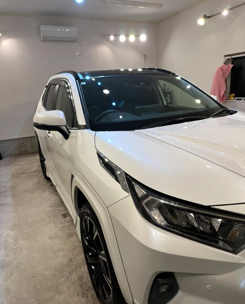 トヨタRAV4新車 1工程研磨 セラミックコーティング ガラス撥水加工 ホイールコーティング 施工事例 群馬県伊勢崎市