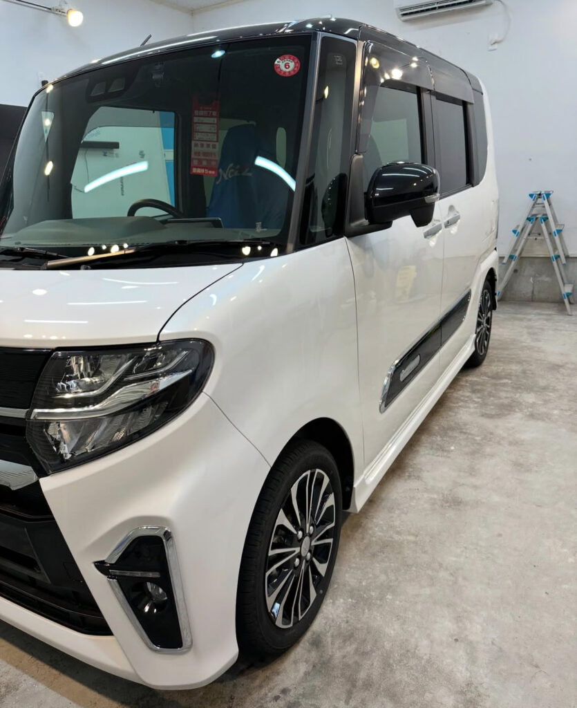 ダイハツ タント
1工程研磨
ガラスコーティング施工後