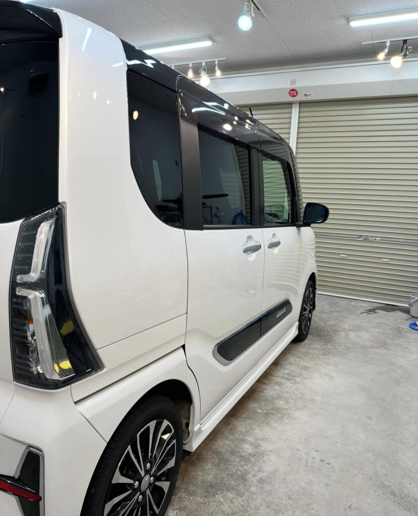 ダイハツ タント
1工程研磨
ガラスコーティング施工後