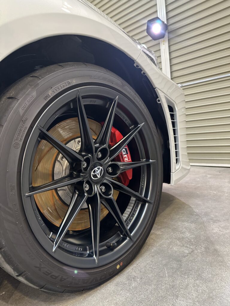 TOYOTA GRカローラ
セラミックコーティング施工後