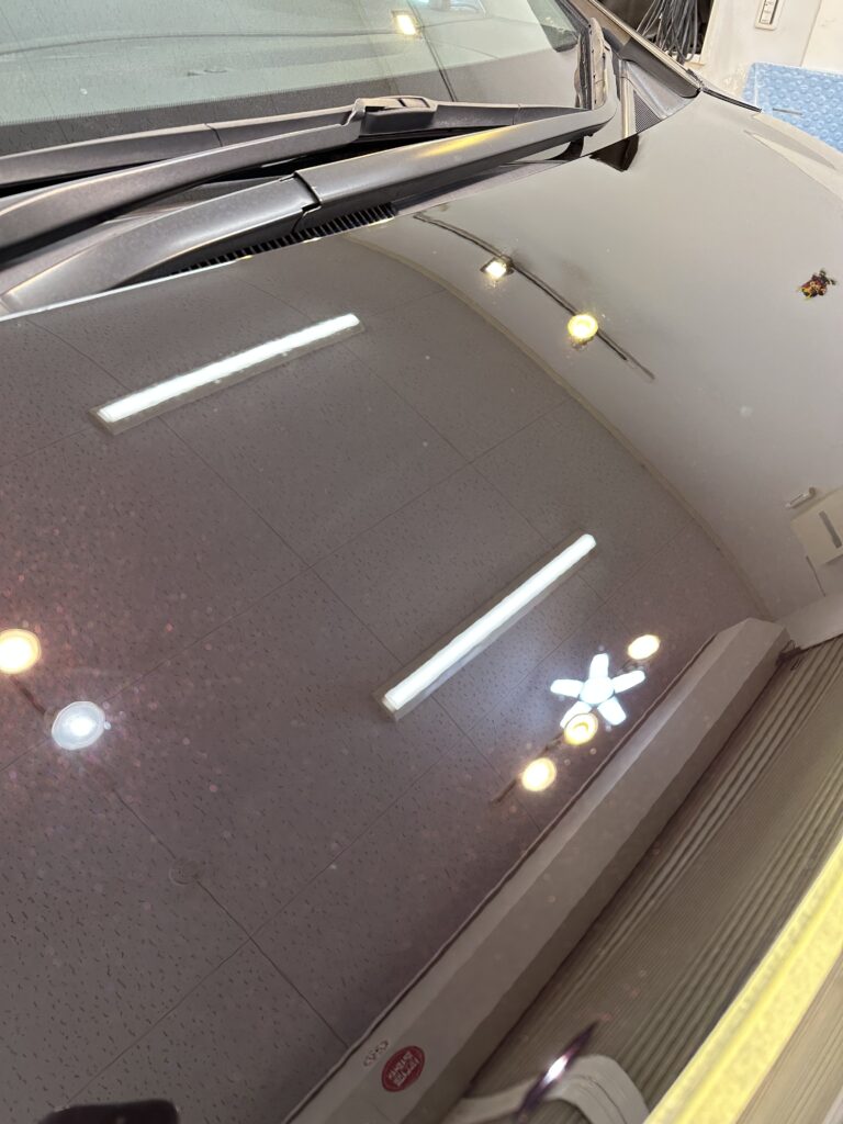 群馬県伊勢崎市 TOYOTA 30系ヴェルファイア 中古車 1工程研磨仕上げ施工後のボディ