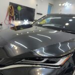 群馬県伊勢崎市のTOYOTA80系ハリアー（黒メタリック）に花粉シミ処理・1工程研磨・ガラスコーティングを施工した仕上がりの様子